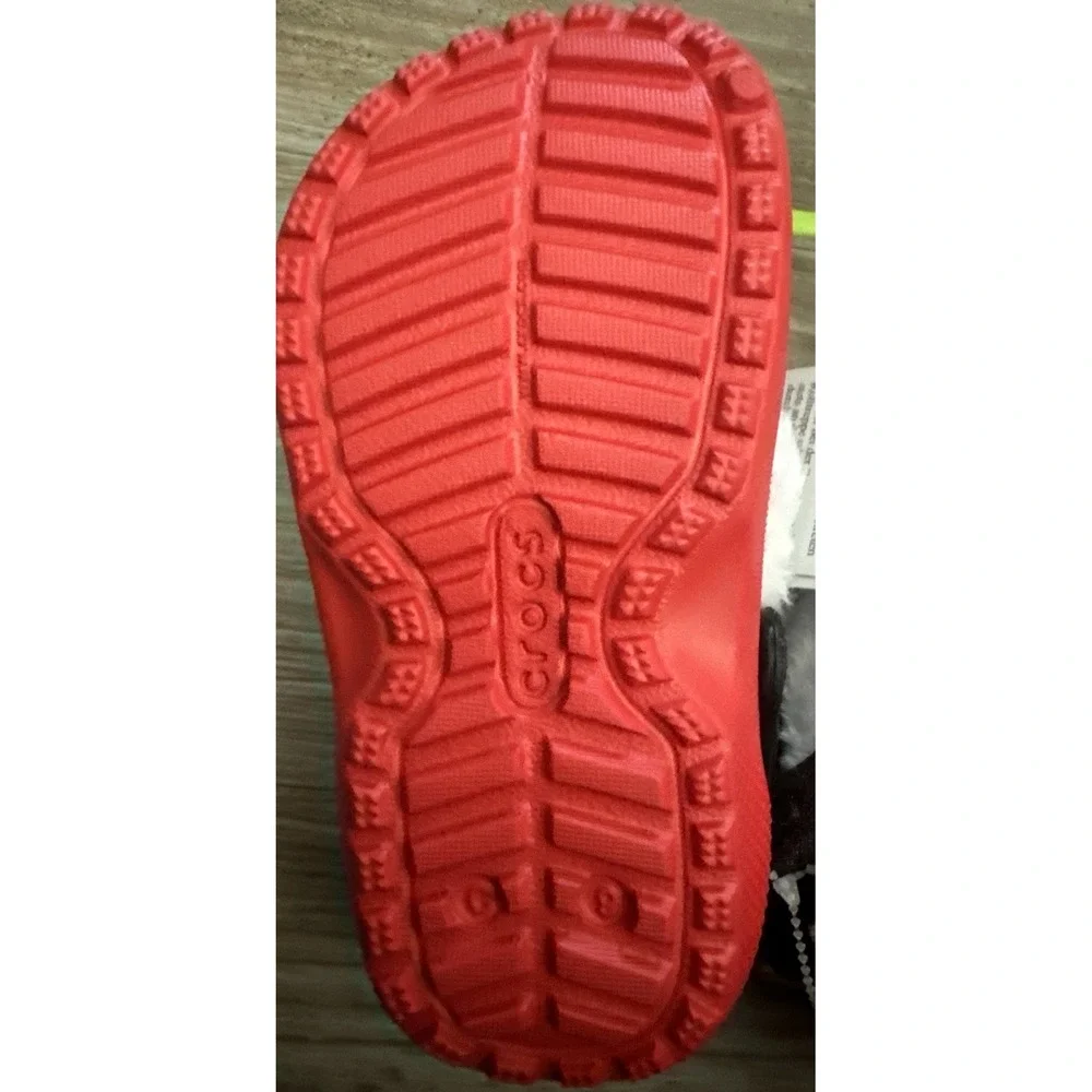 Crocs Classic Lined Santa Christmas Clogs Youth cozy winter Children's‎ 9